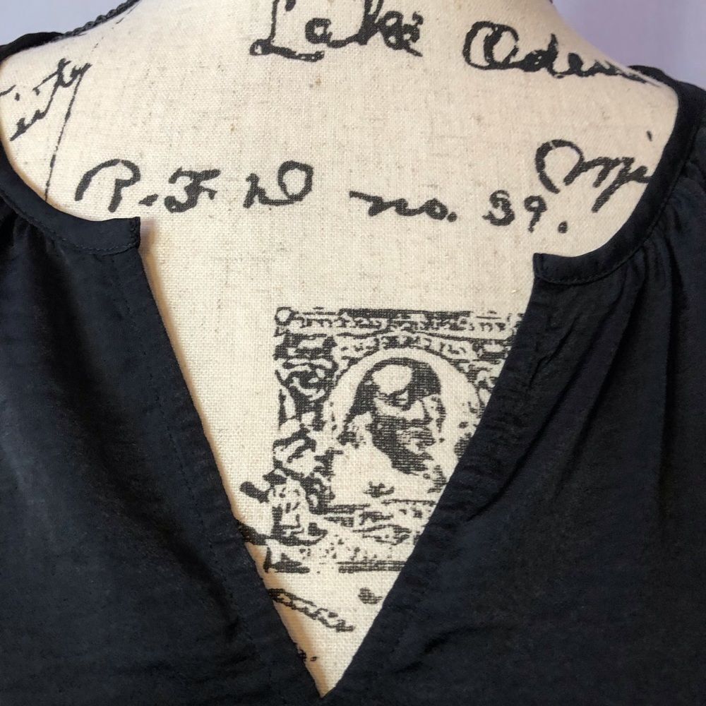 Old Navy Black Top - Picture 3 of 8